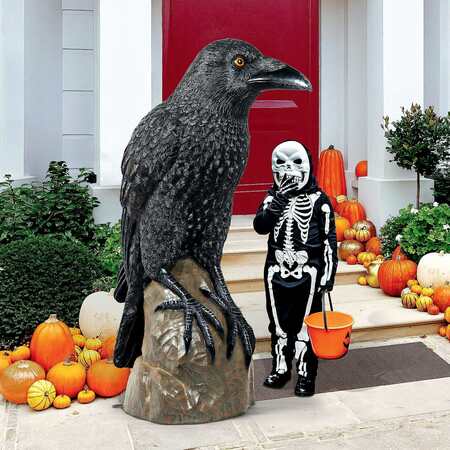 DESIGN TOSCANO Poe's Giant Gothic Raven Statue NE220073